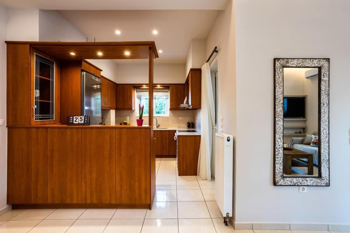 Downtown Cozy Retreat - Homely Vibes Filiatra