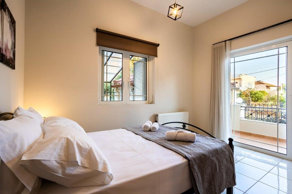 Downtown Cozy Retreat - Homely Vibes Filiatra
