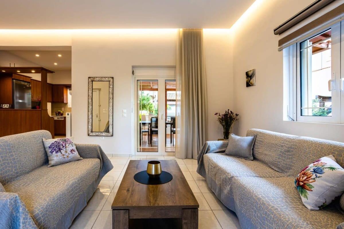 Downtown Cozy Retreat - Homely Vibes *